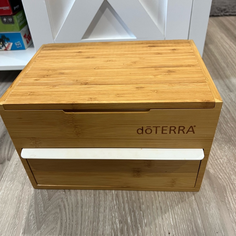 Doterra essential oils storage box - Holds 35 Bottles & 18 Roller Bottles